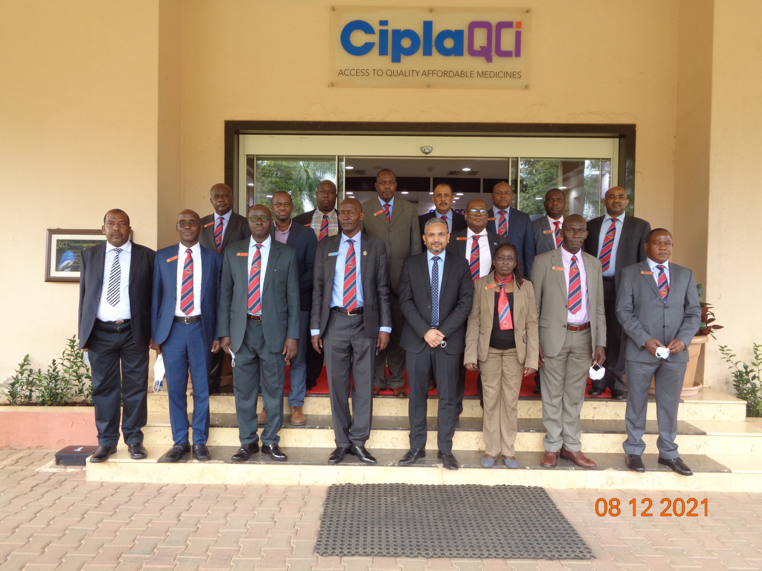 MD of CIPLA Quality Industries and Team E participants of course 24 at CIPLAQCI UGANDA on 8.12.2021.